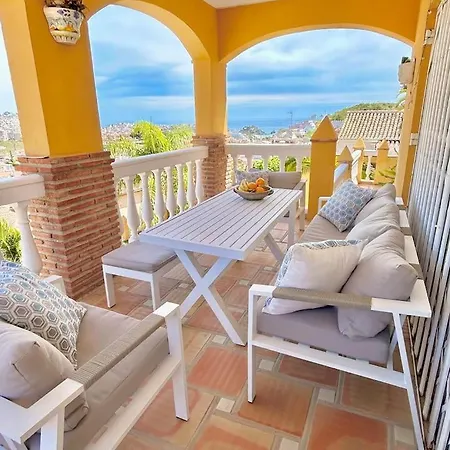 Con Piscinas Y Vistas De Ensueno