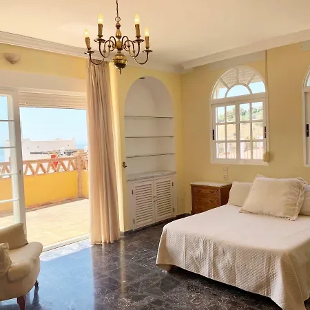 Con Piscinas Y Vistas De Ensueno Feriehus *